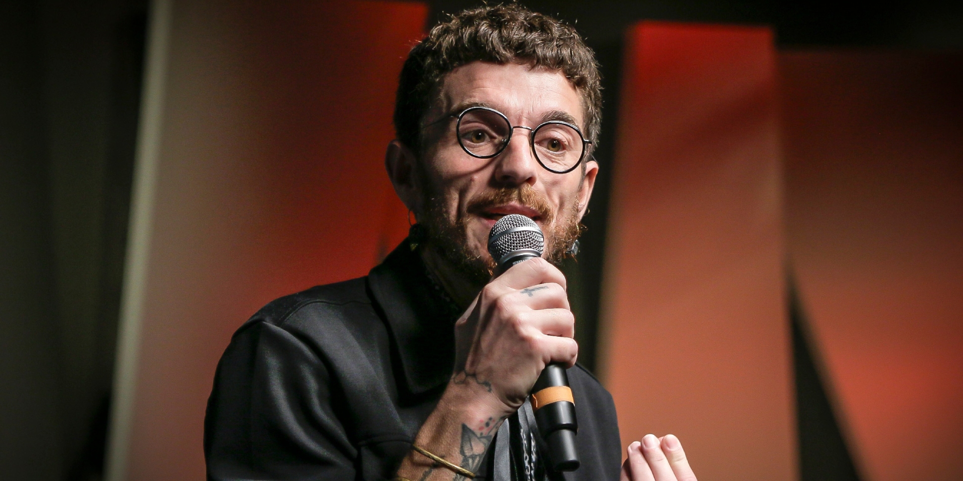 Presentación del libro “Con esta hoz/ Con esta fouce”, de Samuel Merino